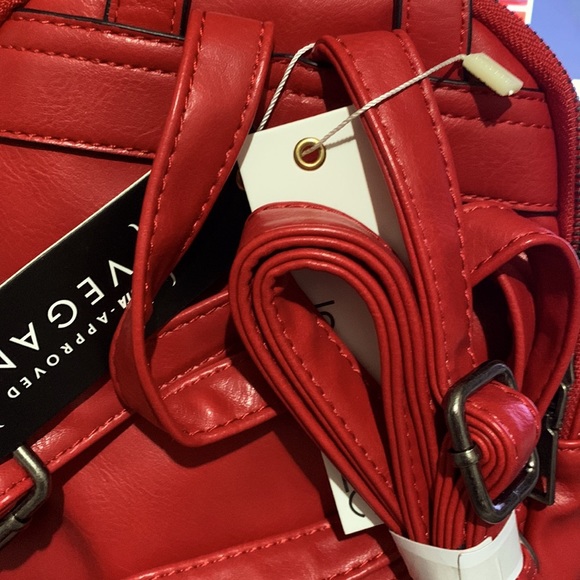 Isabelle Purse/Backpack Red Bag NWT Vegan Approved NWT - Picture 12 of 12